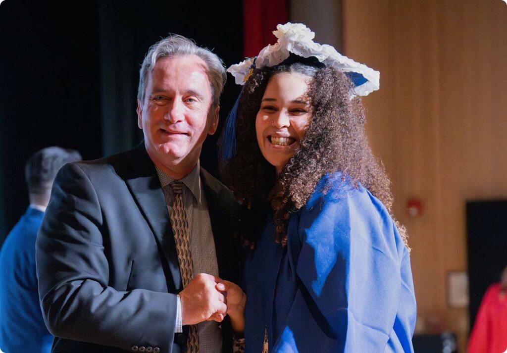 Arday ka qalin jabiyay macalin